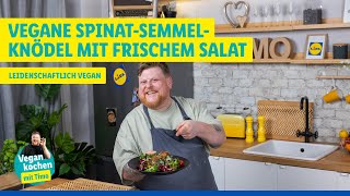 Vegan kochen mit Timo Vegane SpinatSemmelKnödel mit frischem Salat [upl. by Notnert745]