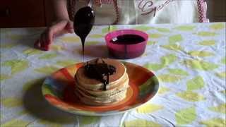 Pancakes con salsa al cioccolato [upl. by Melisa471]