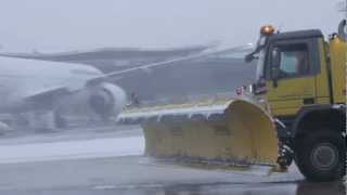 Aéroports de Paris mobilisé face à la neige [upl. by Felicie]