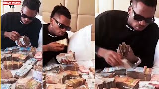 Diamond platnumz counting up his Money on Bed [upl. by Kopp30]