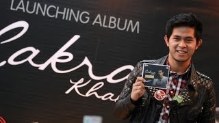 Cakra Khan  Mudah Jatuh Cinta with lyrics [upl. by Acirtal601]