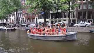 Boot vol meiden in bikini voor Hunkemoller [upl. by Yerocaj242]