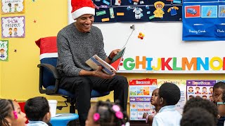 President Obama surprises a group of students to spread holiday cheer [upl. by Welton517]