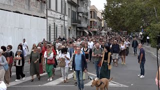 “No alla giustizia fai da te” in 500 al corteo del Forum per la Pace [upl. by Aidile]