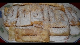 Ricette le chiacchiere di Carnevale  Cucina dal Salento  Mangia come parli [upl. by Aikin]