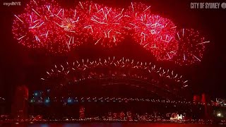 Capodanno a Sydney è già 2022 lo spettacolo dei fuochi dartificio sulla baia [upl. by Odnomor]