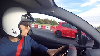 Clio 4 RS1 16 200 vs Clio 3 RS1 20 197  Départ Lancé [upl. by Hidie]