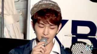 130508 SHINEE ONEW온유 SINGING 02 on SUKIRA 슈키라 앞마당 콘서트 온유 어머님은혜 [upl. by Itsirhc]