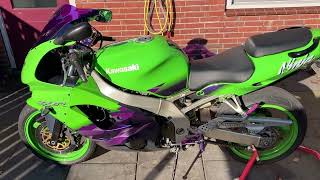 Kawasaki ZX9R 1999 The Joker The final touch sync the carbs [upl. by Hailahk813]