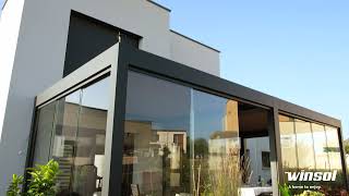 Pergola aluminium style véranda SO de Winsol avec des parois en verre [upl. by Voorhis]