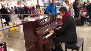 People were shocked at the London train station [upl. by Droffilc]