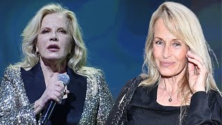 Estelle Lefébure fait sensation en sinvitant au concert de Sylvie Vartan [upl. by Finbar]