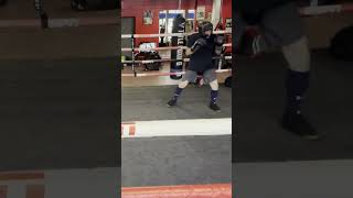 Sparring  decent head movement and counter sparring sparringspartner boxingtraining [upl. by Ellered623]