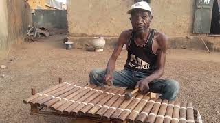 Le balafon lune des créations artistiques africaines qui depuis la nuit des temps fait savourer [upl. by Rayford441]