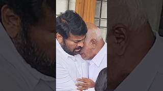 Chiranjeevi Consoles RajendraPrasad on the demise of his daughter Trivikram [upl. by Ronacin604]