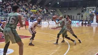 Basket Saccabomb bionico la Libertas batte Avellino 62 a 60 negli ultimi due secondi di gara [upl. by Kcirneh442]