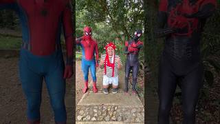 Spiderman rojo VS Spiderman negro 😱 [upl. by Tenej]