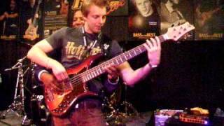 Hadrien Feraud  Nathan East jam on one bass [upl. by Attenor]