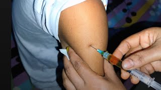 Arm intramuscular IMinjection push Vitamins B complex injection the video Ep68 [upl. by Nivrae]