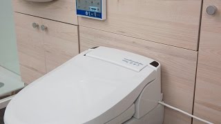 Skylletørretoilet Aquatec Pure Bidet Instruktionsvideo [upl. by Lemay]