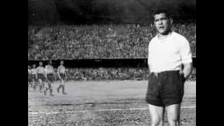 Maracaná Obdulio Varela alienta a la seleccion 1950 a la salida del tunel [upl. by Netsew]