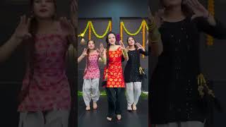 Pura London Thumakda ♥️ shorts ytshorts trending snehu ki gang dance bollywood viral Punjabi [upl. by Astraea]