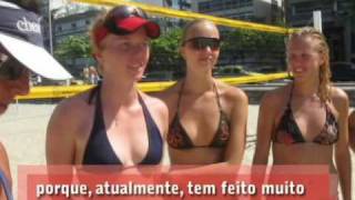 Jogadoras de vôlei Russas treinam com Jacqueline na praia de Ipanema [upl. by Annawat194]