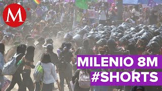 Feministas derriban semáforo en marcha del 8M Shorts [upl. by Dragelin]