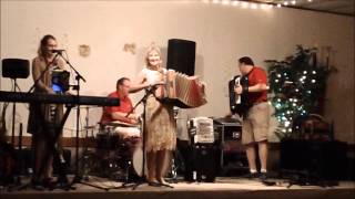 MOLLIE B amp SQUEEZEBOX amp Special Guest MARY CHIDESTER 6213 quotTeresita Polkaquot [upl. by Oynotna]