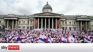 In full Fan celebrations kick off in Trafalgar Square following England Women’s EURO 2022 win [upl. by Nellir787]