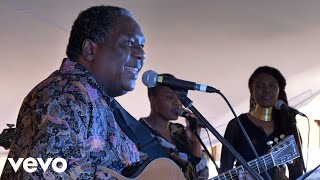 Vusi Mahlasela  Shebeen Queen Live [upl. by Odrude]