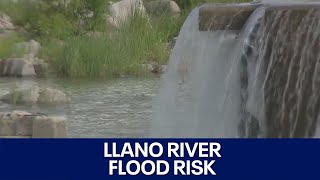 Flooding threat as Llano River reaches moderate flood levels  FOX 7 Austin [upl. by Aicirtan]