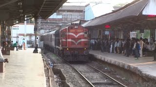 MUMBAIs CROWD Watching Worlds Most Expensive Luxury Train  Maharaja Express [upl. by Eloc]