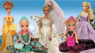 Anna and Elsa Toddlers Wedding  Shopping for Barbie Gowns  DressUp Doll Fashion Boutique Chelsea [upl. by Etnad]