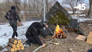 42° Solo Camping 3 Days Solo Winter Camping Adventure in the Snowstorm Bushcraft Survival Shelter [upl. by Nodearb]