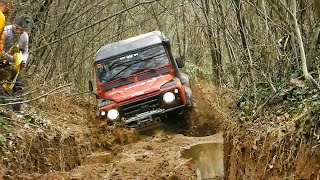 DEFENDER 90 vs RANGE ROVER CLASSIC  OFF ROAD [upl. by Turtle]