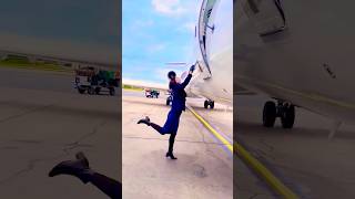 Qayamat 🛬🙍😂aeroplane travel comedy shorts trendingshorts video allcountryairlinces love [upl. by Rehpotsirh]