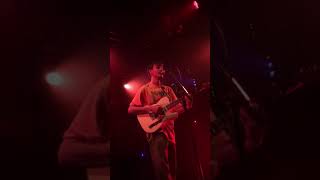 Rex Orange County performing live “No One” by Alicia Keys in Berlin [upl. by Honora]