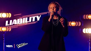 Yente  Liability  Liveshow 1  The Voice van Vlaanderen  VTM [upl. by Eatnwahs64]