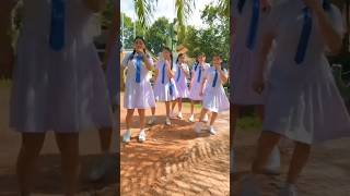 අදුරන්න පුලුවන්ද කව්ද මේ කියලා 🥰💃 Traditional Sri Lankan School Girls Dance Performance  dance [upl. by Erelia]