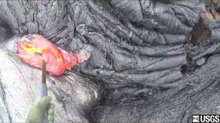 This is how a geologist collects lava samples from a volcano [upl. by Amitie]