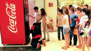 CocaCola  Máquina da Felicidade em Porto Alegre [upl. by Stryker]