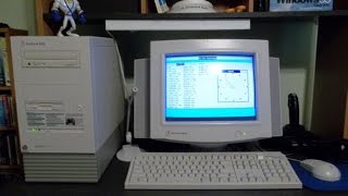 Windows 211 Running on the Packard Bell Legend 822CDT [upl. by Sible]