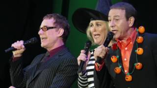 Danny Elfman Catherine OHara amp Paul Reubens  Kidnap the Sandy Claws Live  103115 [upl. by Neelahtak]