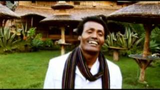 Manew Tew Yemilegn  Birhanu Tezera ብርሃኑ ተዘራ  ማነው ተው ሚለኝ [upl. by Ykroc]