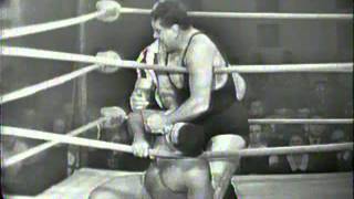 HECTOR SERRANO vs ANGELO SAVOLDI 1966 Wrestling [upl. by Pachton]