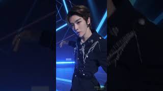 처음이자 마지막으로 선보인 🦌성찬이의 🎵보스 도입부 🎵BOSS  NCT U [upl. by Marrissa]