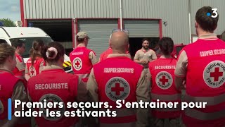 Premiers secours Sentrainer pour aider les estivants [upl. by Trixy]