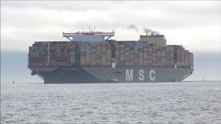 Heavily laden MSC Ambra arrives to Felixstowe at the top of the tide 4 Svitzer tugs assist 121223 [upl. by Mollie]