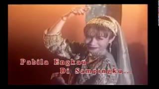 AMELINA amp SHEEDA  Secangkir Madu Merah KARAOKE [upl. by Aileve]